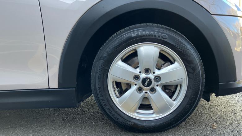 MINI Hatchback 1.5 Cooper Classic 3dr Petrol Hatchback